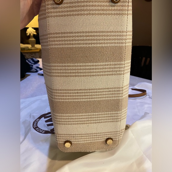 Michael Kors Striped canvas Tote - Picture 8 of 11